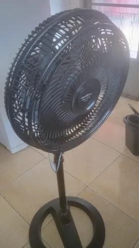 Ventilador de Coluna Britânia Turbo 160W (110V) - Vento forte!