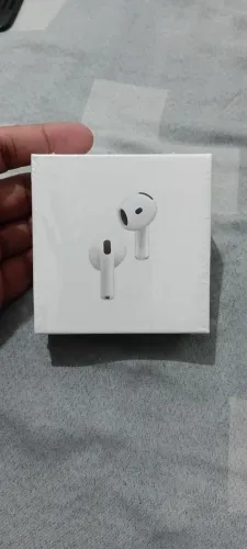 AirPods 4