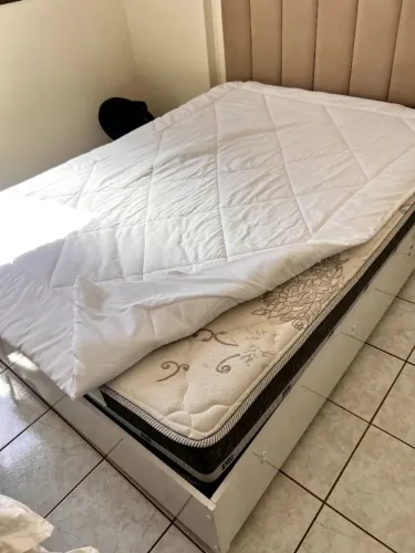 Cama + Colchão de Casal
