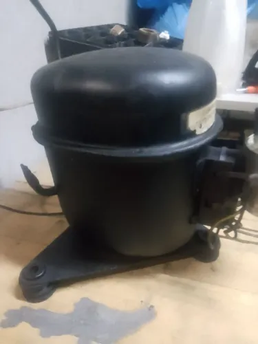 Motor compressor