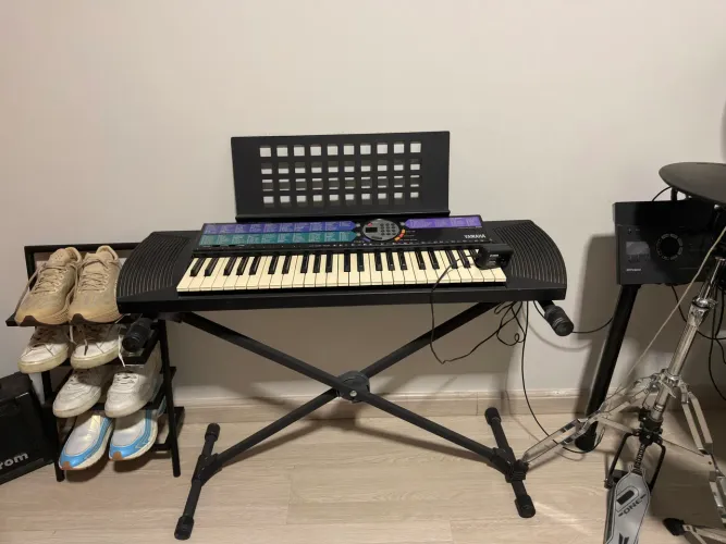 Teclado Yamaha PSR-77