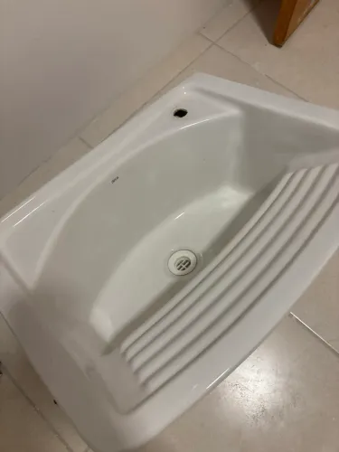 Tanque DECA 40L de Louça - Novo, Nunca Usado!