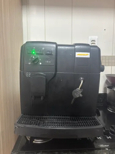 Máquina de café expresso a grão