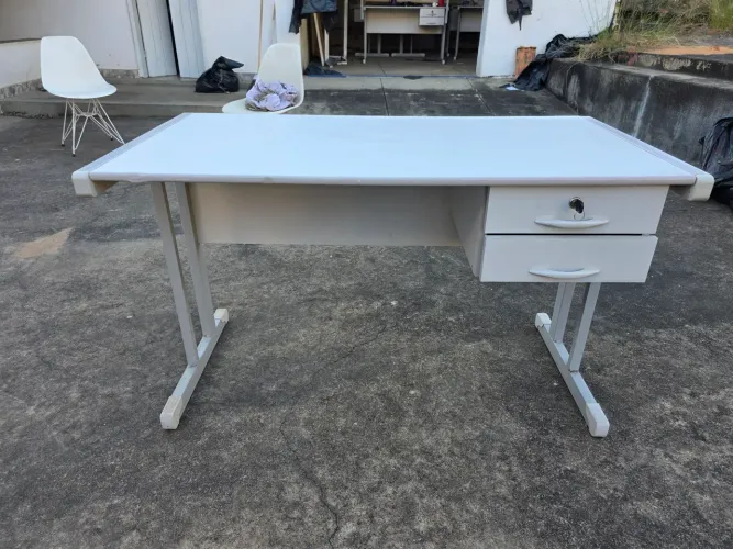 Mesa de escritório 2 gavetas