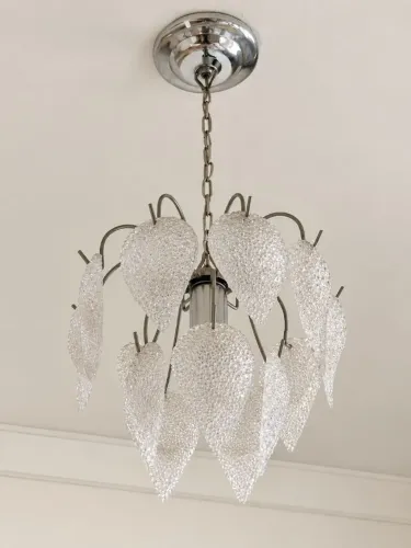 Lustre Decorativo com Pingentes de Plástico