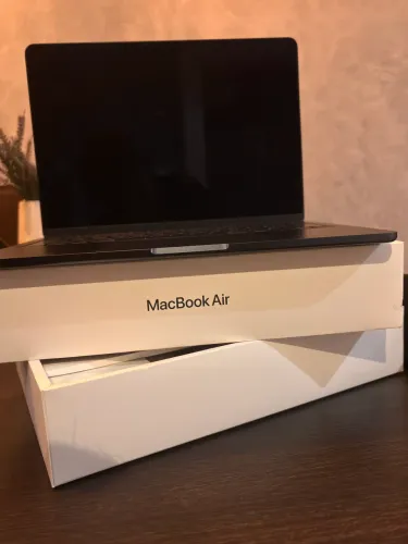 MacBook Air M3 13? ? 16GB / 256GB