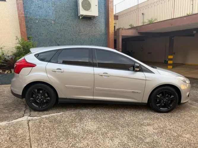 Ford Focus 1.6 S/se/se Plus Flex 8v/16v 5P 2014