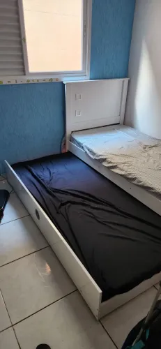 Bicama infantil (cabe uma pessoa de até 1,65m) com colchões