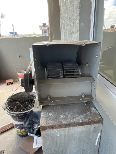 Motor com ventilador centrífuga 