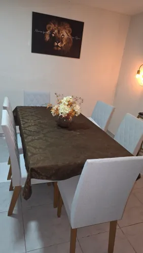 Mesa de jantar 6 cadeiras em excelente estado e preço baixo