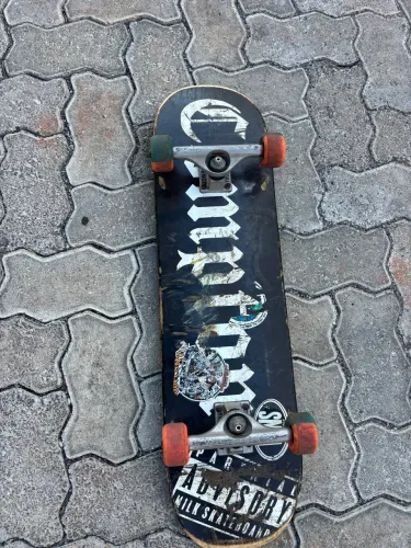 Skate completo + tênis