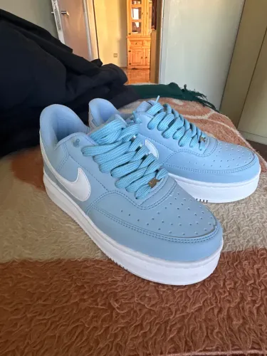 Tenis