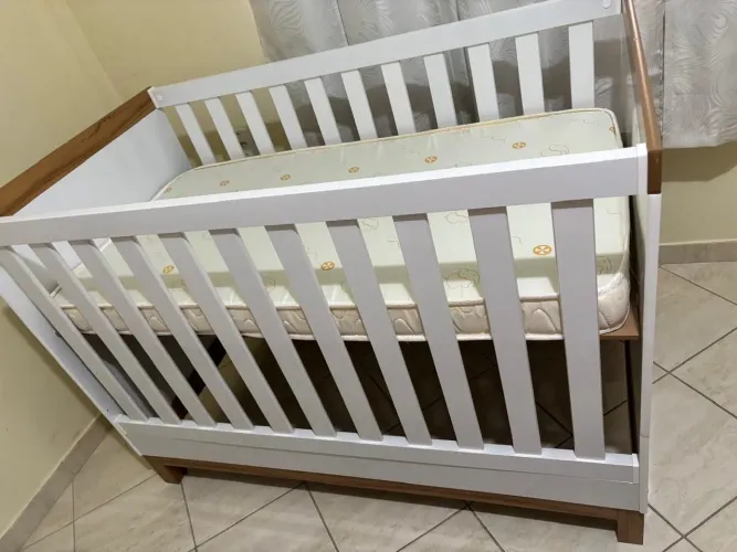 Berço semi novo