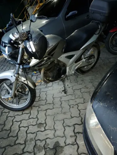 vendo ou troco moto por carro ou moto menor cilindradas