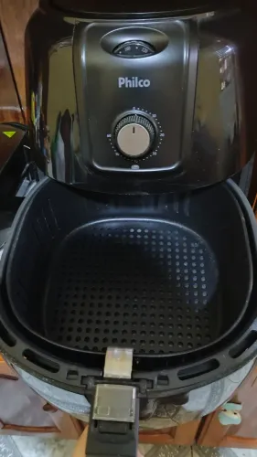 Fritadeira Air Fry Philco Jumbo Gourmet 8,1 litros R$ 200,00