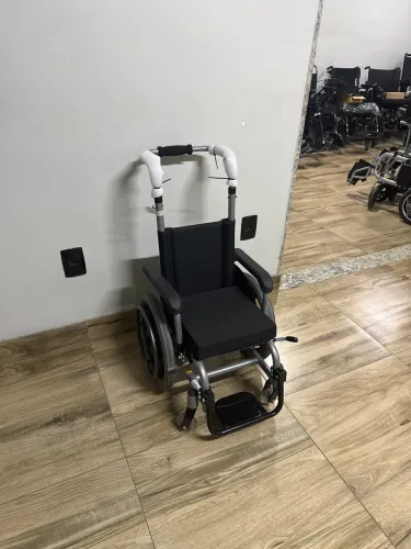 cadeira de rodas infantil agile baby