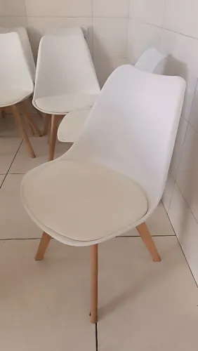 Cadeiras de jantar - Modelo Tulipa - Novinhas