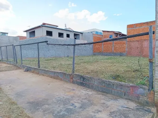 Vende-se Lote no Santa Lúcia