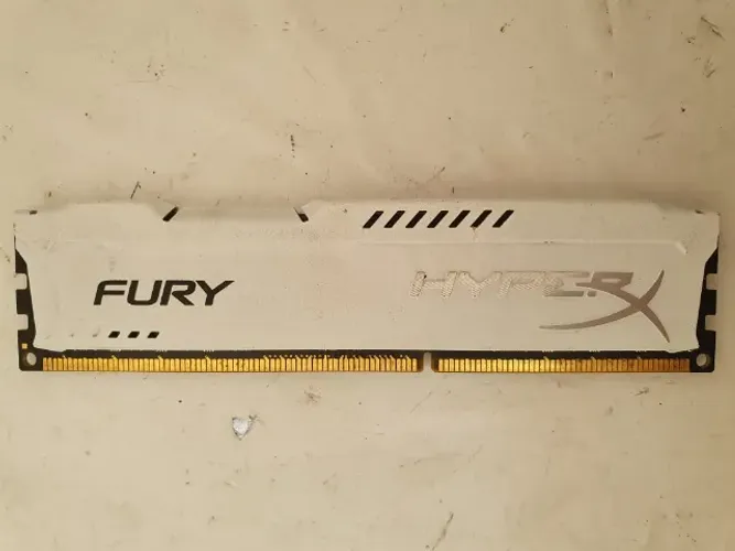 Memoria 8Gb DDR3 Kingston HyperX White (Alto Desempenho) R$ - 100,00
