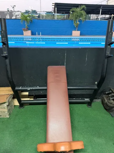 Aparelho de musculação 