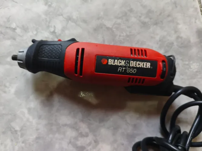 Micro Retífica Black&Decker RT650 110V com maleta