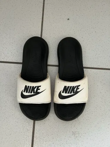 chinelo slide nike