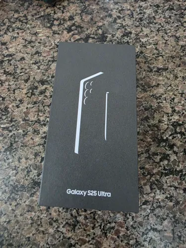 S25 ultra lacrado 4300 reais 1 ano de garantia
