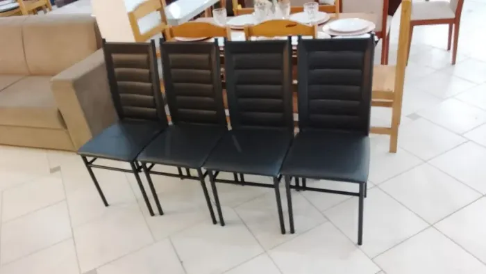 CADEIRAS DE FERRO NOVA 150,00 CADA