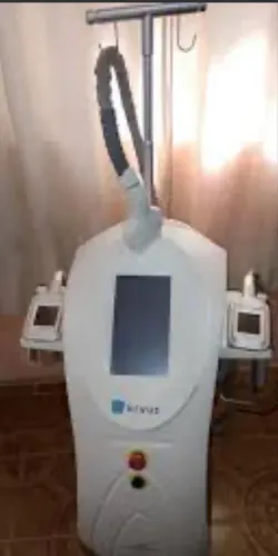 Kryus - Criolipolise de sucção - Tonederm. Com duas manoplas M, uma P e outra G