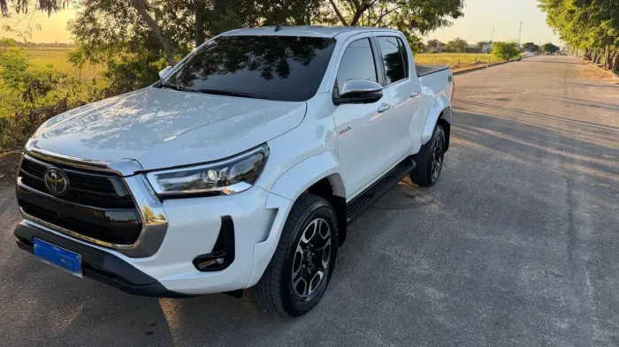 Toyota Hilux CD SRX Plus 4X4 2.8 TDI Die. Aut. 2024