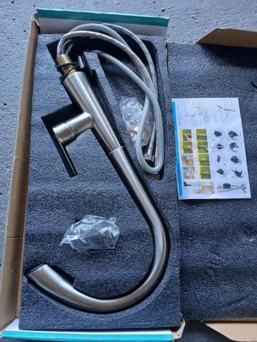 Vende se uma torneira slim extensiva 360' nova, junto com um aquecedor da lorenzetti