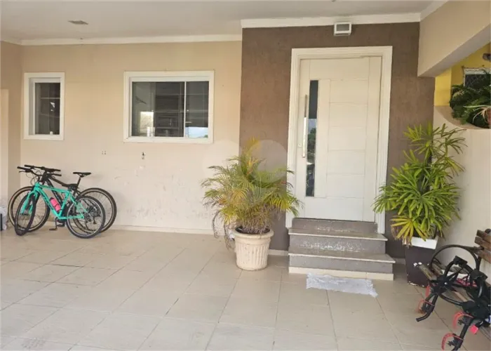 Casa à venda com 3 quartos, sendo 1 suíte, no condomínio Parque Das Árvores, Sorocaba - SP