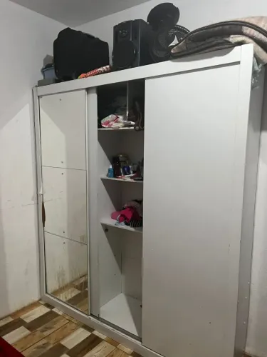 GUARDA ROUPA COM ESPELHO 3 PORTAS