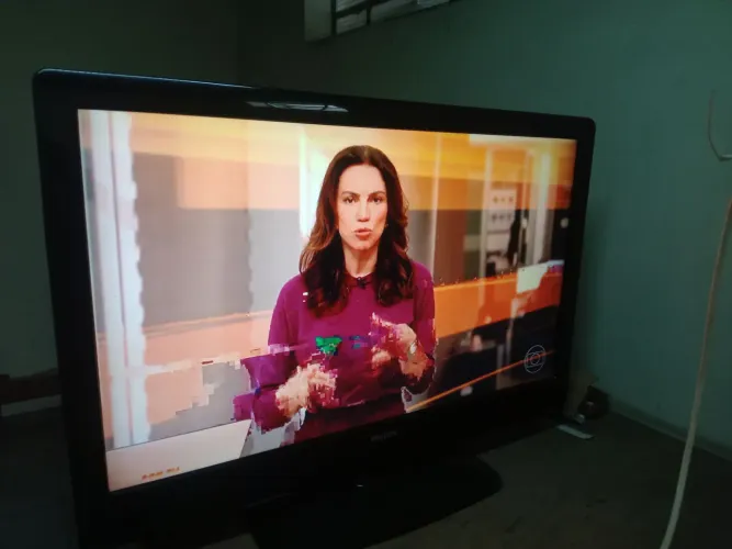 Tv Philips 42" não é smartv não tem digital imbutido Marília SP
