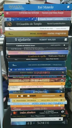 60 livros romance aleatórios revender, troco, conhecer leituras diferentes...