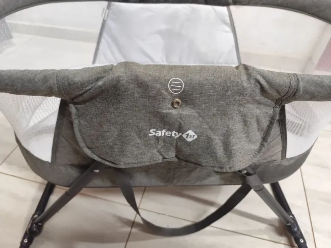 berço portátil / moisés para bebê da marca Safety 1st