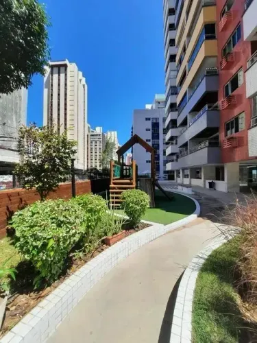 EM BOA VIAGEM | 180m² | 4 QUARTOS, APENAS 150 METROS DO MAR