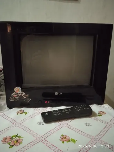 TV LG 14 POLEGADAS SEMINOVO com controle remoto 