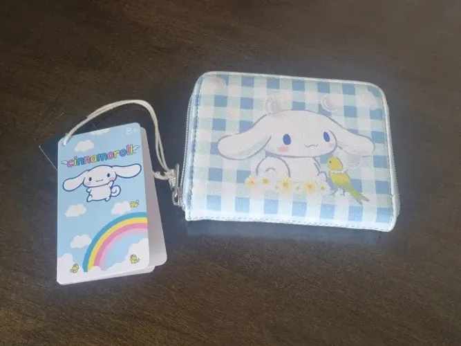 Carteira Lougefly Cinnamorol By Sanrio. Daisy Gingham