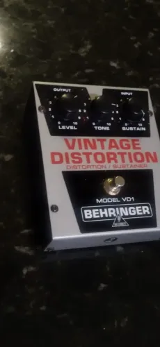 Behringer Vintage Distortion (Clone do Big Muff)