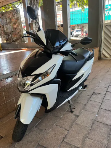 Moto Elite125 2026 branca