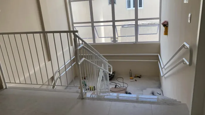 Corrimão em inox e ferro galvanizado