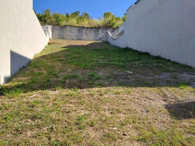 Condomínio Ondas de Piracicaba terreno com 256m² em aclive, valor de venda R$ 220.000,00