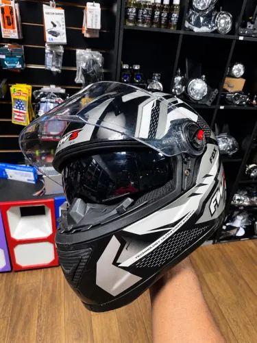 Capacete Fw3 Com Óculos solar ?
