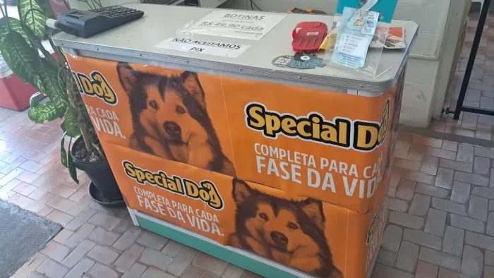 Balcão expositor em aço