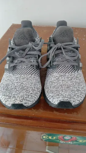 Oferta de um  tênis original da adidas ultra boost