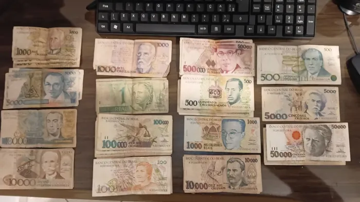 Cedulas e Moedas Antigas (Negociar Valores)