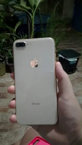 iPhone 8 Plus