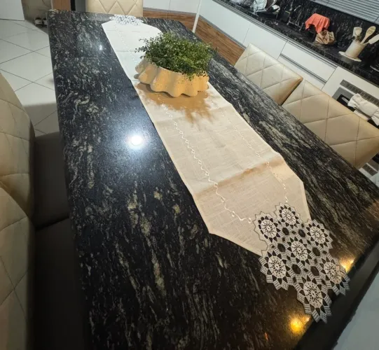 Mesa de mármore impecável !!