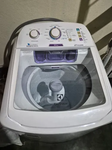 Máquina de Lavar 8,5 Kg,Faz Tudo,Quase não foi usada